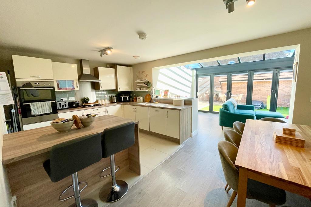 Kitchen diner