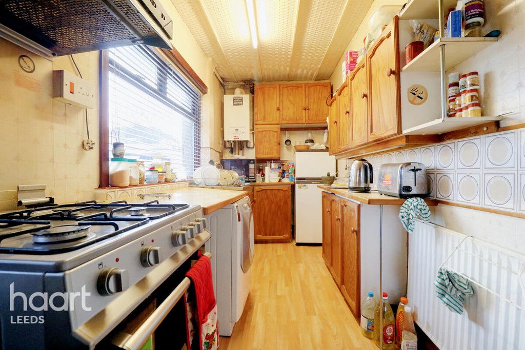 Ederoyd Drive, Pudsey 3 bed semidetached house for sale £210,000