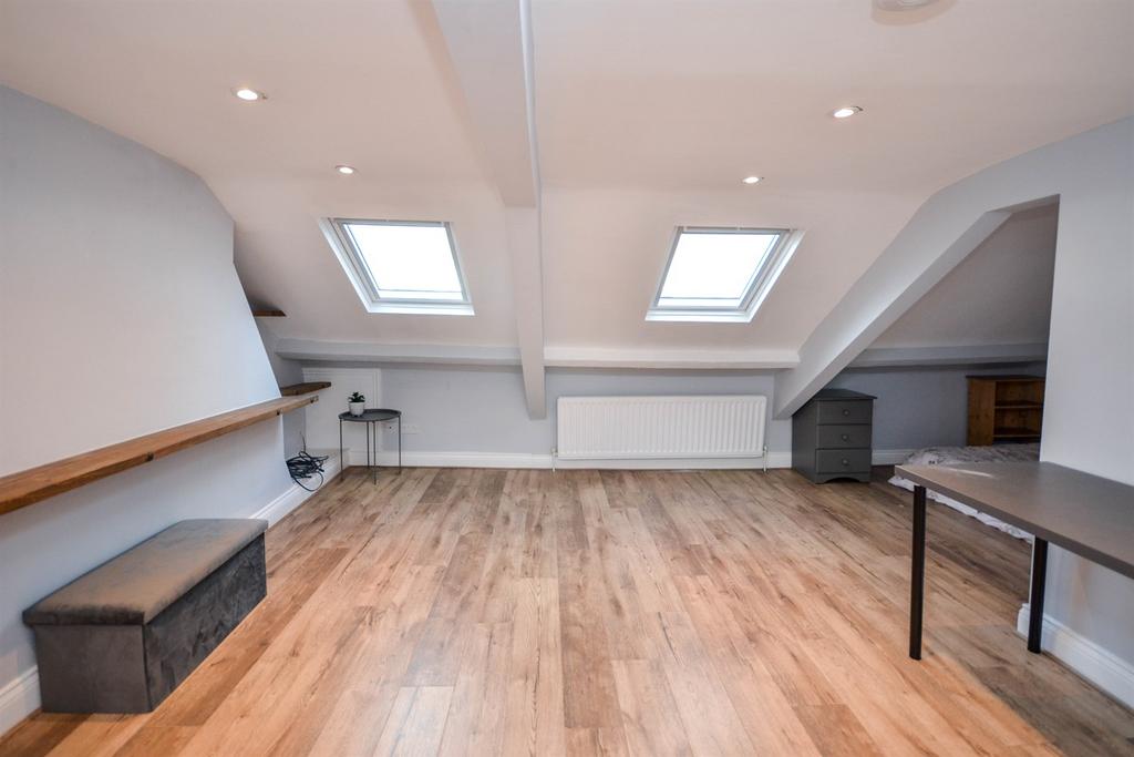 Lounge/Bedroom