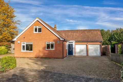 3 bedroom detached house for sale - West End, Long Clawson, Melton Mowbray, LE14