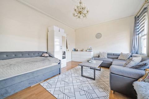 2 bedroom maisonette for sale, Elmdale Road, Wood Green, London, N13