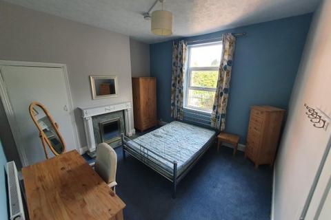 4 bedroom house share to rent - Grafton Street
