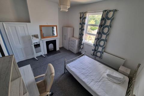4 bedroom house share to rent, Grafton Street