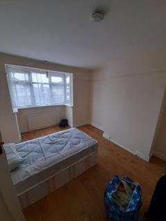 2 bedroom flat to rent, Flat, Hounslow, Greater London, TW5
