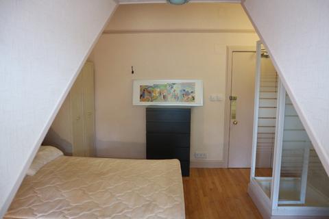 1 bedroom in a house share to rent - Newington Road, Newington, Edinburgh, EH9