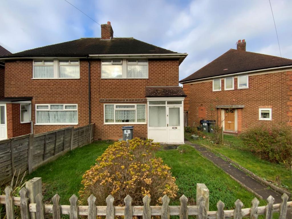 3 Pinner Grove, Quinton, Birmingham... 2 bed semidetached house £39,000