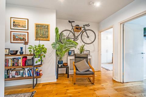 2 bedroom flat for sale - Gleneldon Road, Streatham