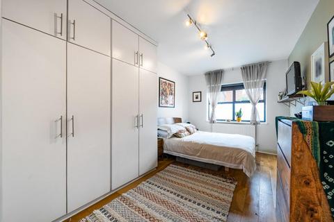2 bedroom flat for sale - Gleneldon Road, Streatham