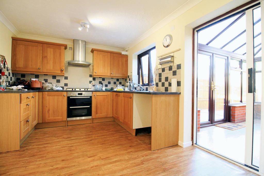 Homebred Lane, Loddon NR14 3 bed semidetached house to rent £1,195