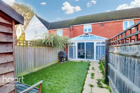3 Dock Walk, Romford, RM3 7GR