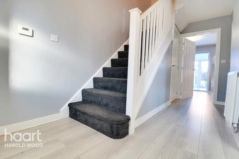 3 Dock Walk, Romford, RM3 7GR