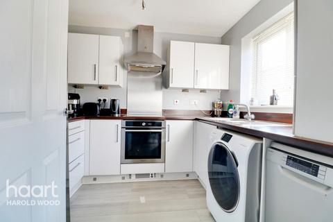 3 Dock Walk, Romford, RM3 7GR