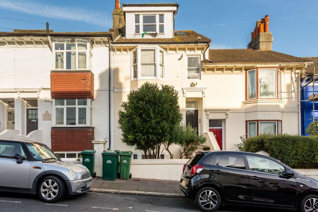 Hamilton Road, Brighton 2 bed flat for sale £330,000