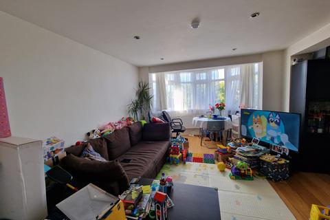 2 bedroom flat for sale, Renters Avenue, NW4