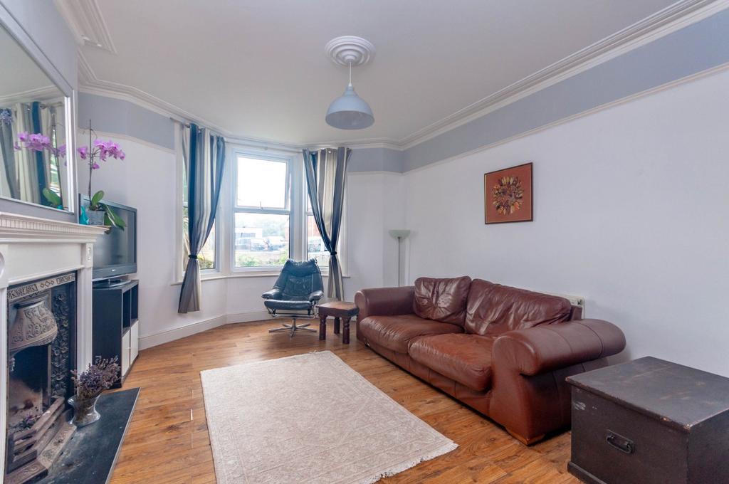 Drove Road, WestonsuperMare, Somerset, BS23 3 bed terraced house for