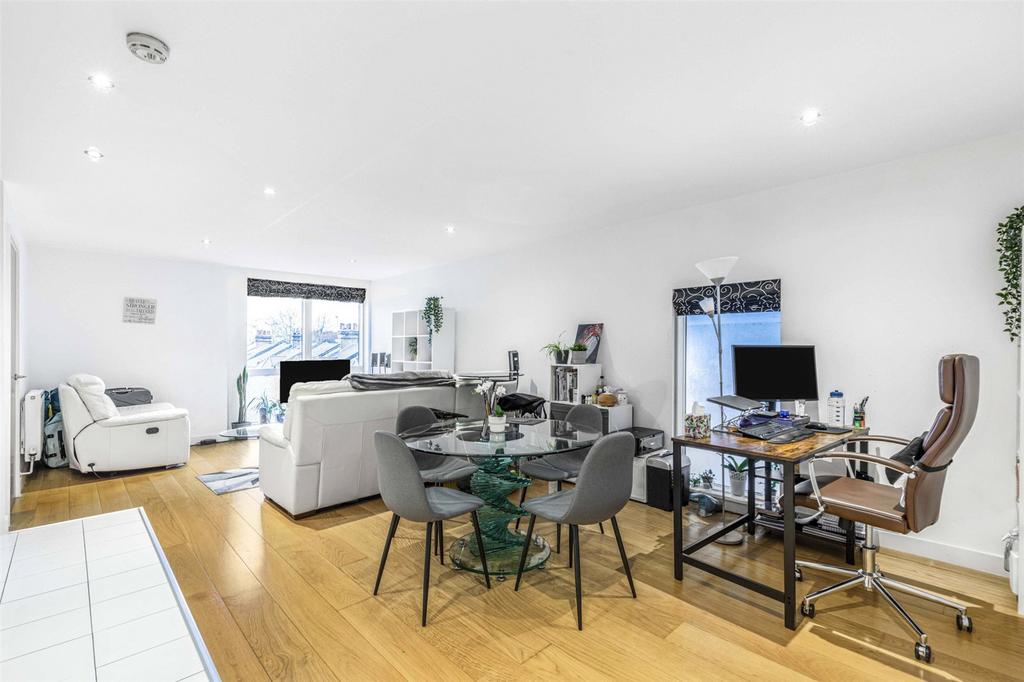 Conington Road, Lewisham, SE13 1 bed apartment for sale £300,000