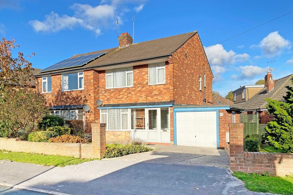 Plompton Drive, Harrogate 3 bed semidetached house for sale £275,000