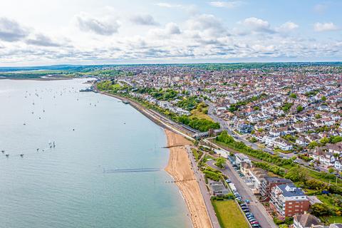 2 bedroom apartment for sale, Grand Parade, Leigh-on-sea, SS9