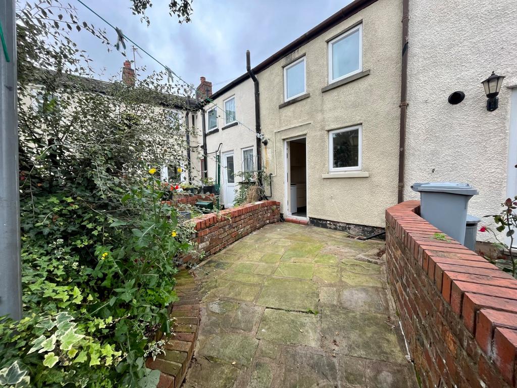 Brookfield Lane, Macclesfield, Cheshire, SK11 2 bed terraced house for