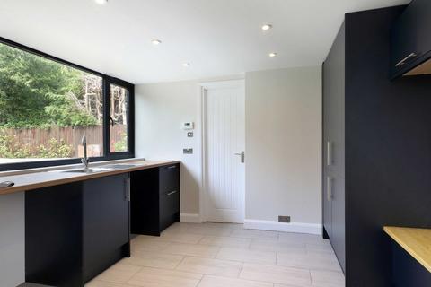 3 Howe Drive, Beaconsfield, HP9 2BG