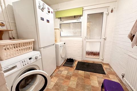 2 Beaumont Crescent, Brackley, NN13 6AR