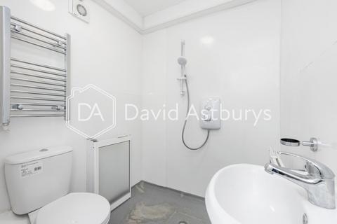 4 bedroom terraced house to rent, Todds Walk, Finsbury Park, London