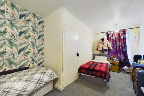 3 bedroom semi-detached house for sale, Beecheno Road, Norwich