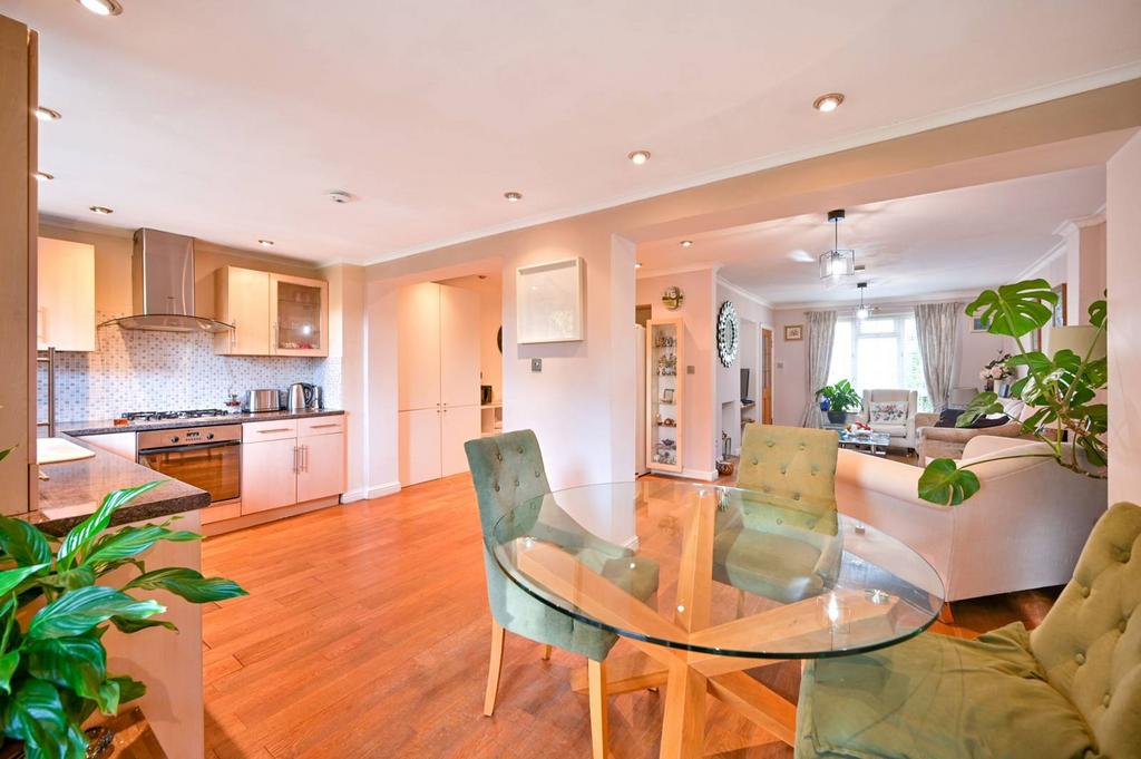 Keswick Avenue, Kingston Vale... 4 bed terraced house for sale £800,000