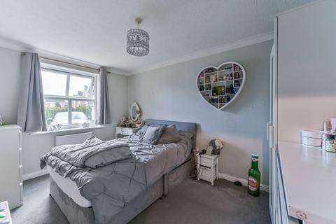 20 Hadleigh Drive, Sutton, SM2 5BF