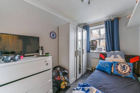 20 Hadleigh Drive, Sutton, SM2 5BF