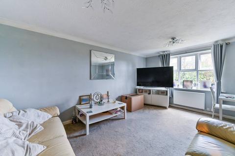 20 Hadleigh Drive, Sutton, SM2 5BF