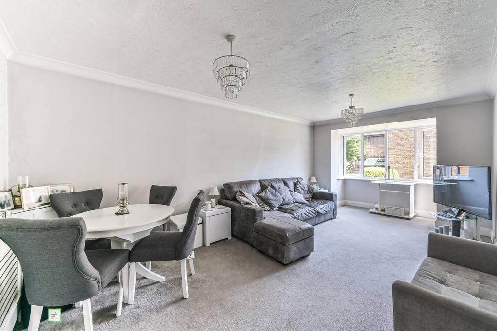 Benhill Wood Road, Sutton, SM1 1 bed flat for sale £240,000