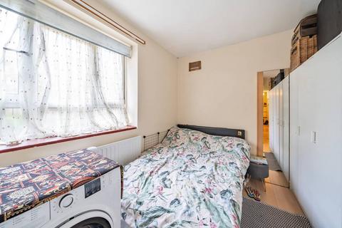 2 bedroom flat for sale, Mayville Estate, Stoke Newington, London, N16