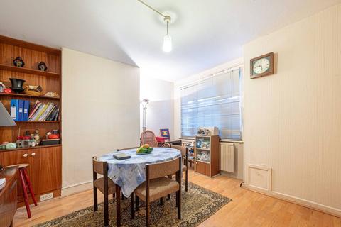 3 bedroom flat for sale, Aeroville, Colindale, London, NW9