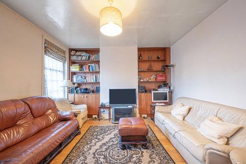 3 bedroom flat for sale, Aeroville, Colindale, London, NW9