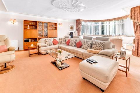 4 bedroom detached bungalow for sale - Clarry Drive, Four Oaks, Sutton Coldfield