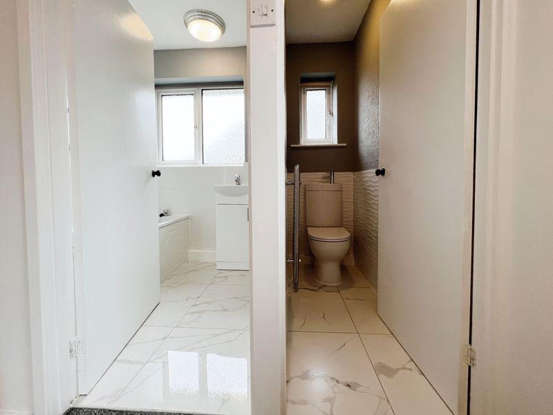Bathroom &amp; W/C