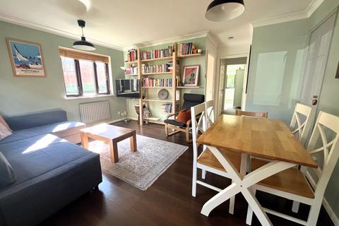 7 Carman Court, Tring, HP23 4RT