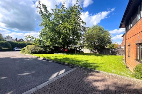 7 Carman Court, Tring, HP23 4RT