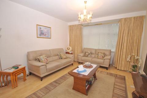 16 Garrick Road, Greenford, UB6 9HT