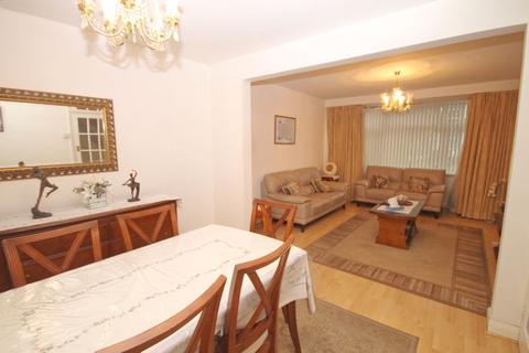 16 Garrick Road, Greenford, UB6 9HT