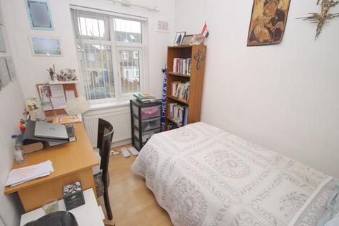 16 Garrick Road, Greenford, UB6 9HT