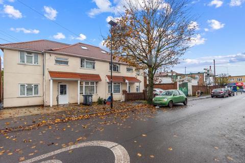 22 bedroom detached house for sale, Walnut Tree Road, Hounslow, TW5