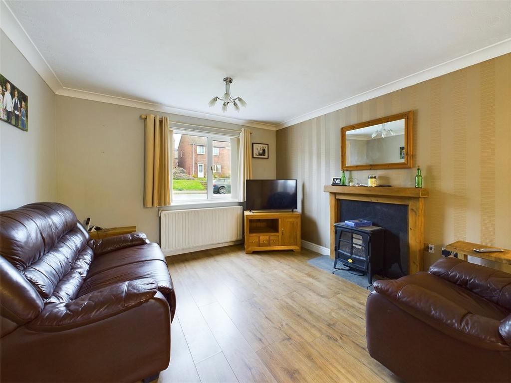 Gurney Avenue, Tuffley, Gloucester, Gloucestershire, GL4 3 bed semi