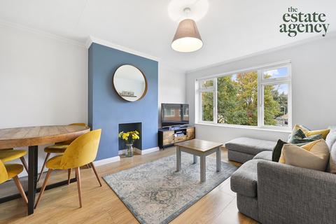 3 Markfield Gardens, London, E4 7NN