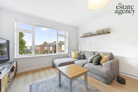 3 Markfield Gardens, London, E4 7NN