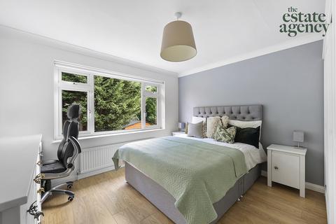 3 Markfield Gardens, London, E4 7NN