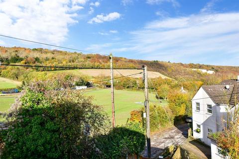 1b Bradley Road, Upper Halling, Rochester, ME2 1HY