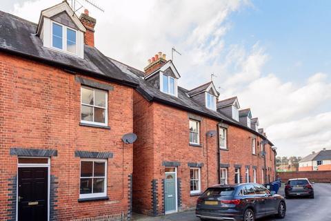 3 bedroom terraced house to rent, Victoria Road, Godalming GU7