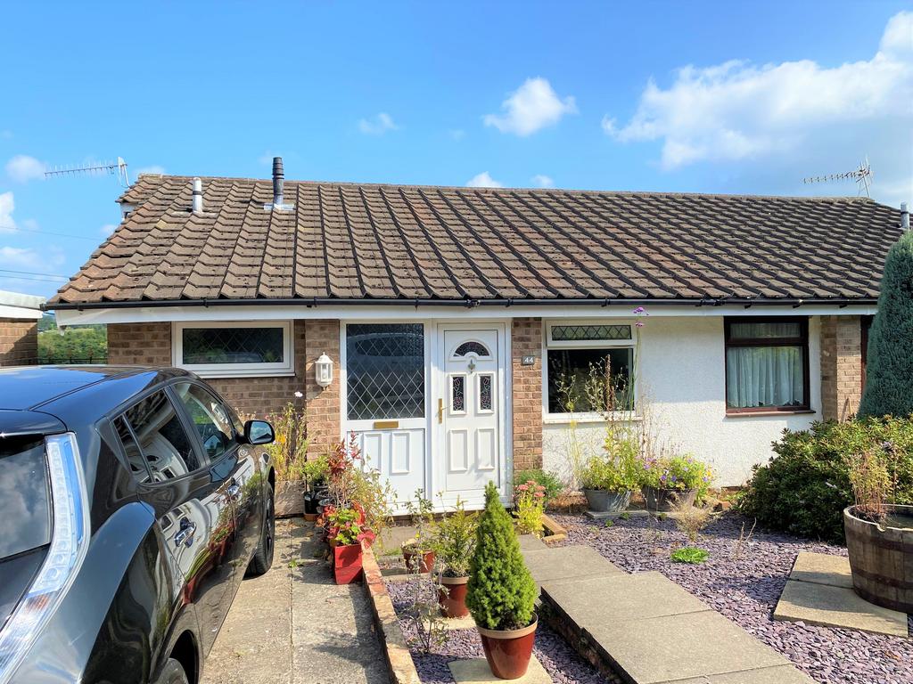 College Glade, Caerleon, Newport 3 bed semidetached house to rent £
